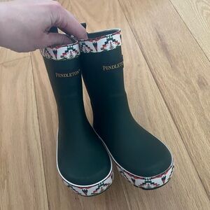 Pendleton Toddler rainboots NEW size 7/8